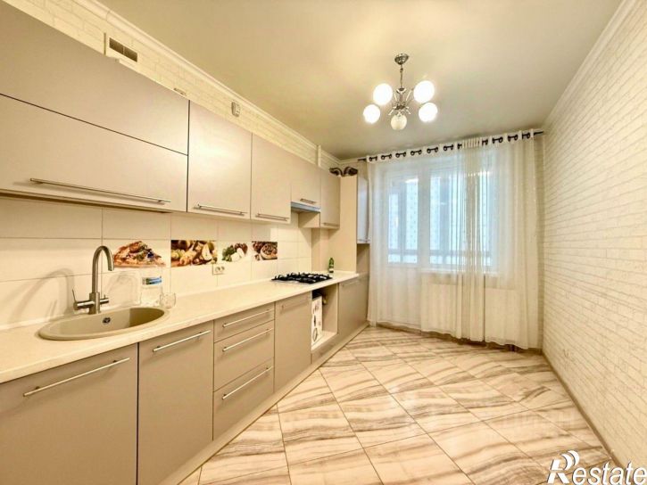 2-комн квартира улица Рихарда Зорге, 1,  д. 1