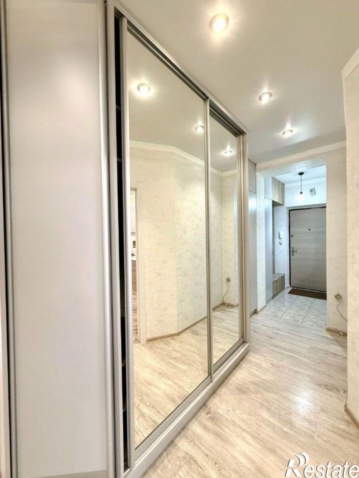 2-комн квартира улица Рихарда Зорге, 1,  д. 1