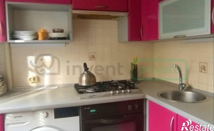 2-комн квартира улица 1812 года, 77,  д. 77