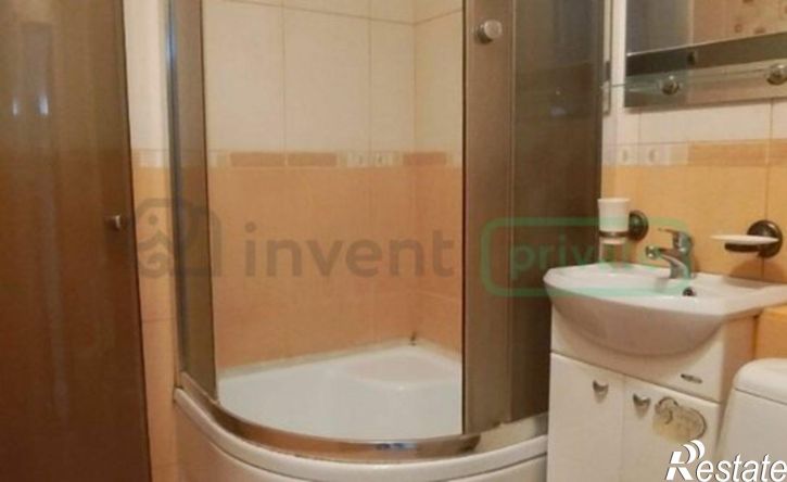 2-комн квартира улица 1812 года, 77,  д. 77