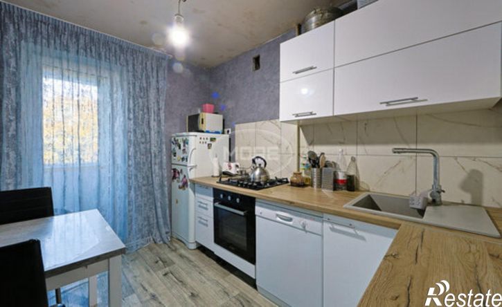 3-комн квартира улица Подполковника Емельянова, 272,  д. 272