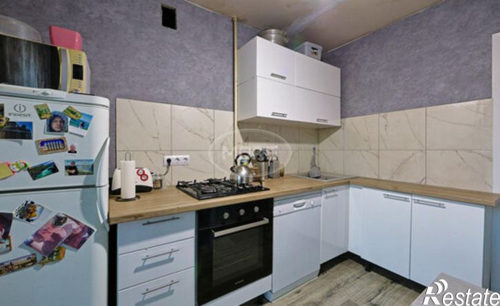 3-комн квартира улица Подполковника Емельянова, 272,  д. 272