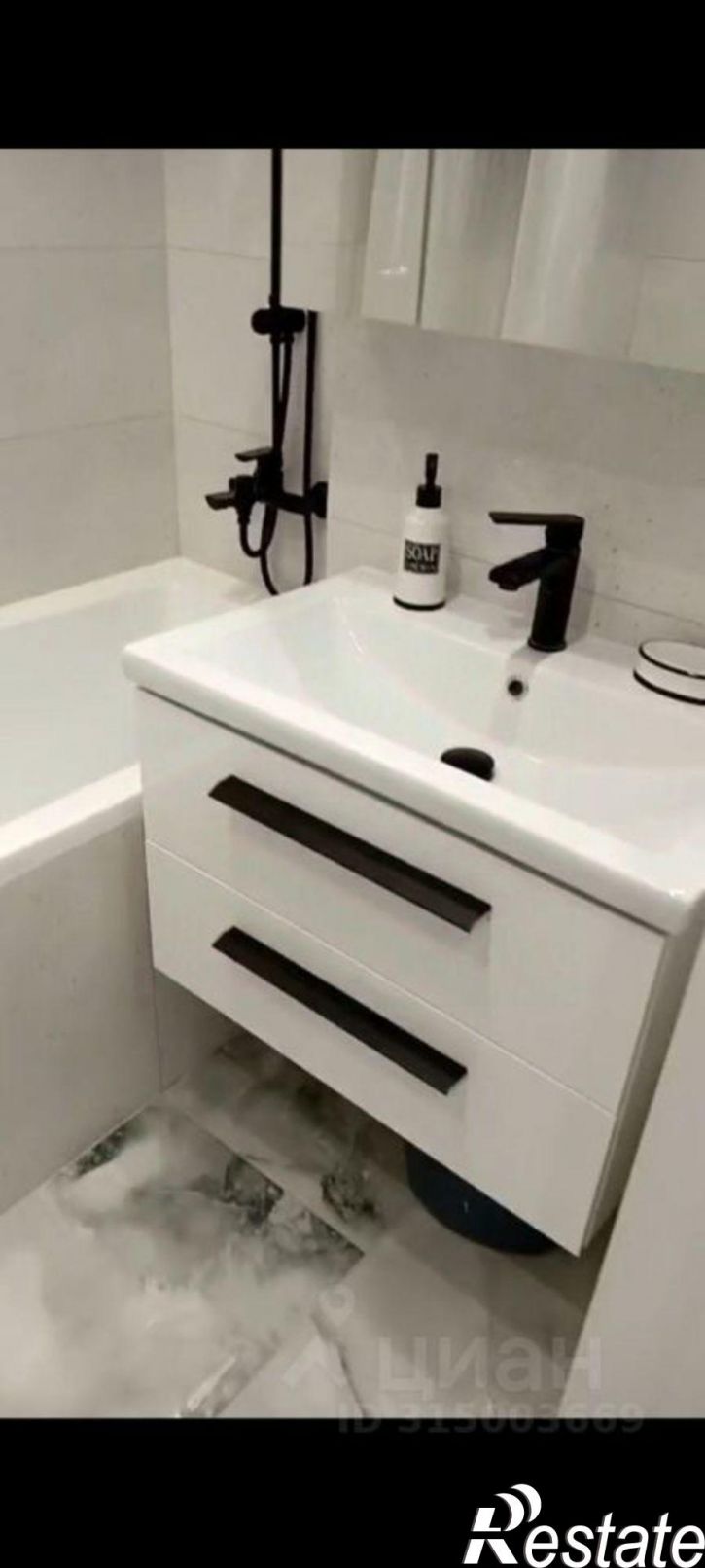 2-комн квартира Батальная улица, 104,  д. 104