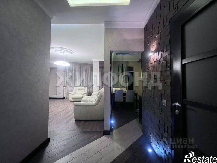 3-комн квартира улица Юрия Гагарина, 1,  д. 1