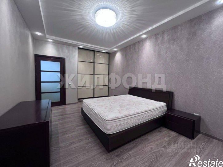 3-комн квартира улица Юрия Гагарина, 1,  д. 1