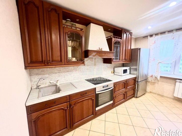 3-комн квартира Калининград, улица Еловая Аллея, 63А