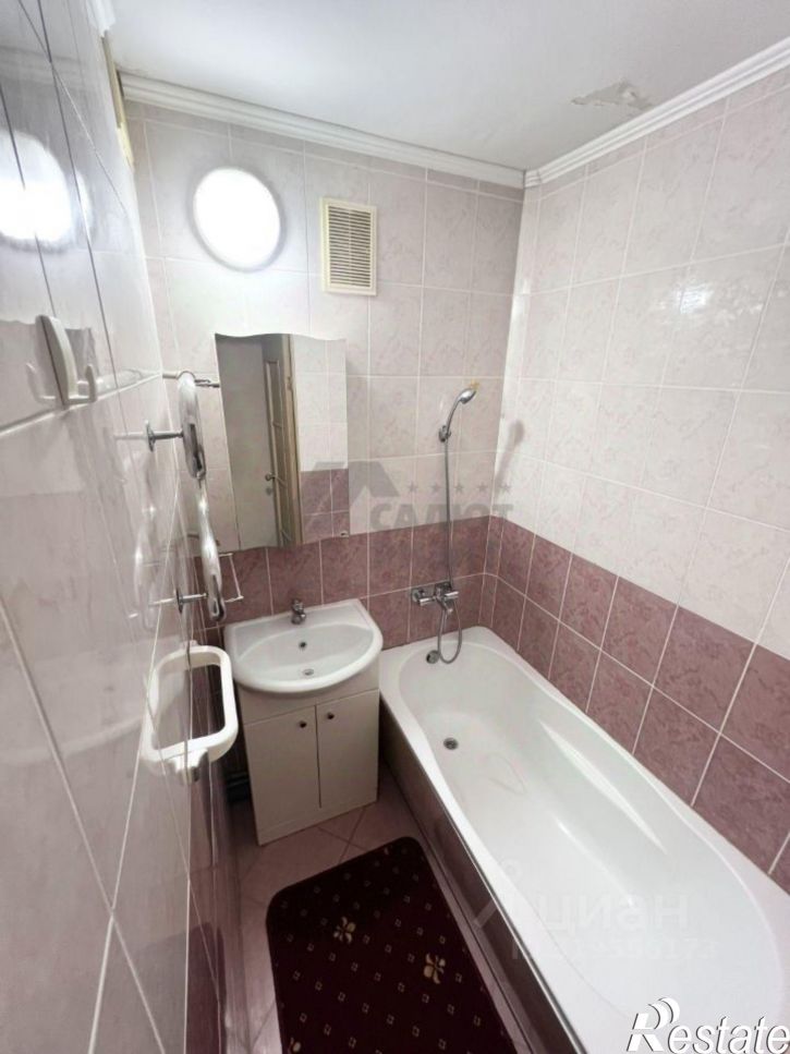 3-комн квартира Лужская улица, 44А,  д. 44А