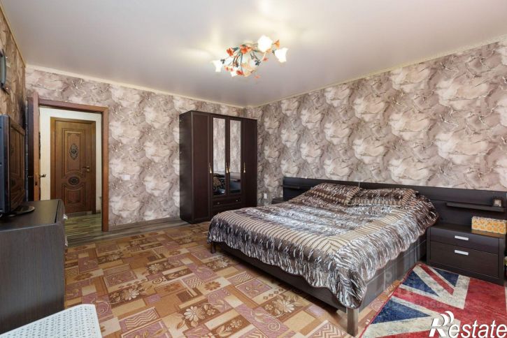 3-комн квартира ул А.Суворова, 8,  д. 8