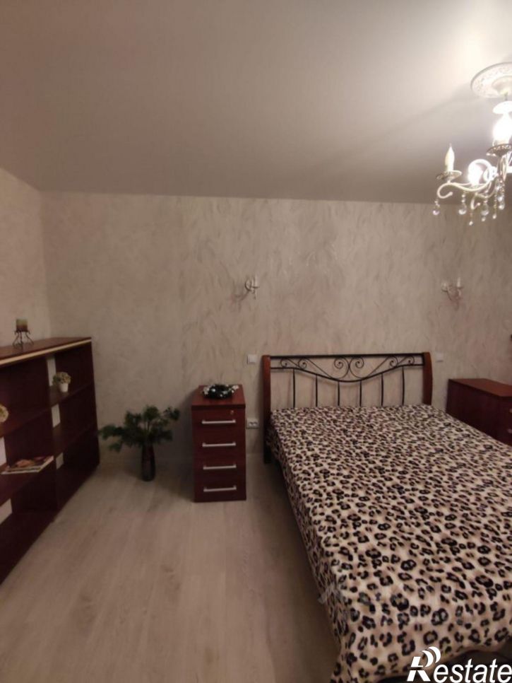 2-комн квартира Угловая улица, 15,  д. 15