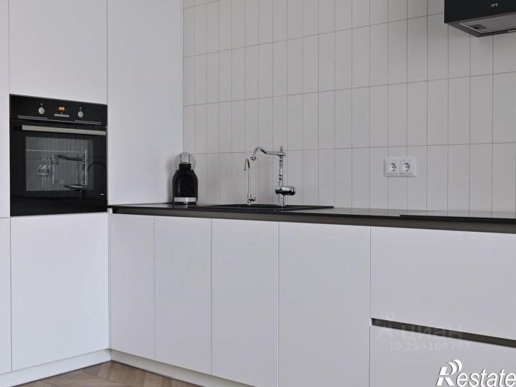 3-комн квартира ул Памяти павших в Афганистане, 24,  д. 24