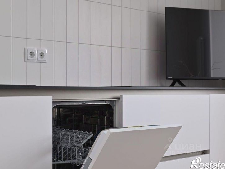 3-комн квартира ул Памяти павших в Афганистане, 24,  д. 24