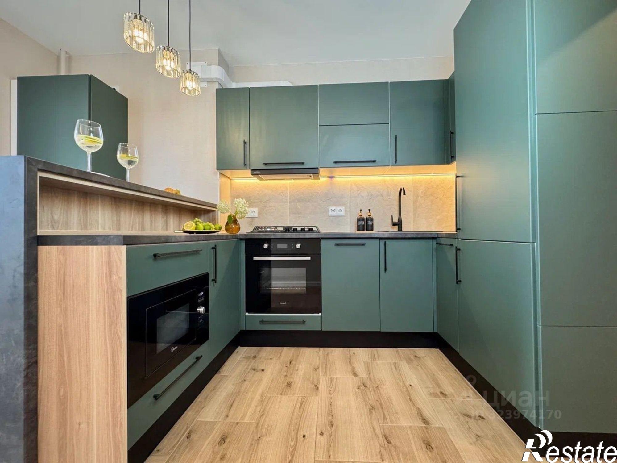 Сдать квартиру за 70 000 рублей на улица Генерала Хохлова, 4