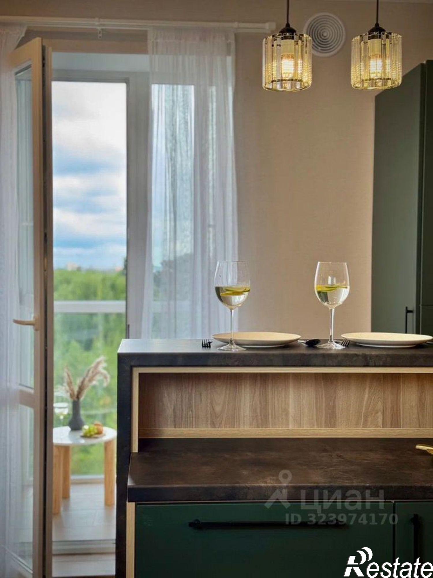 Сдать квартиру за 70 000 рублей на улица Генерала Хохлова, 4