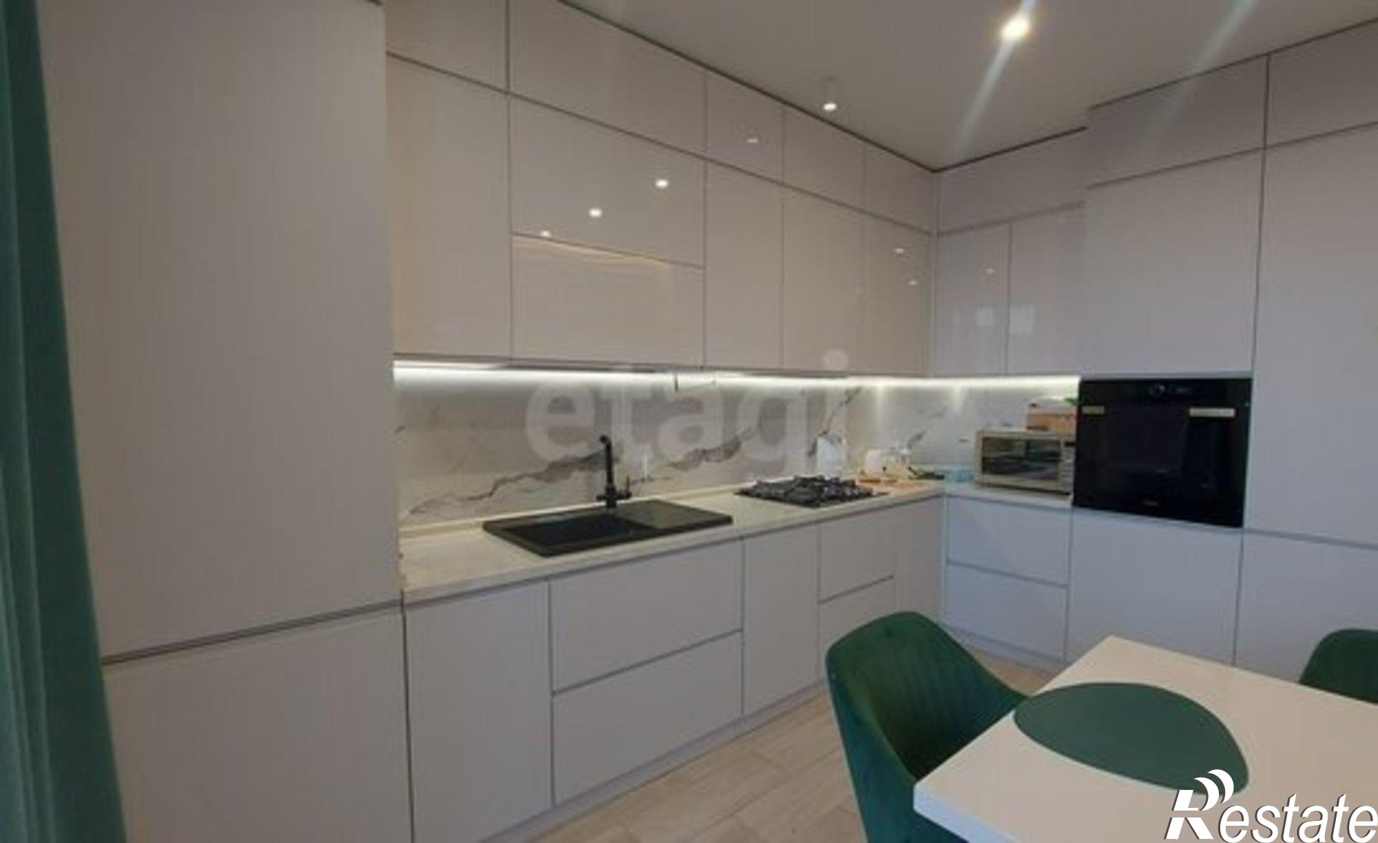 Купить квартиру за 16 500 000 рублей на ул Памяти павших в Афганистане, 24