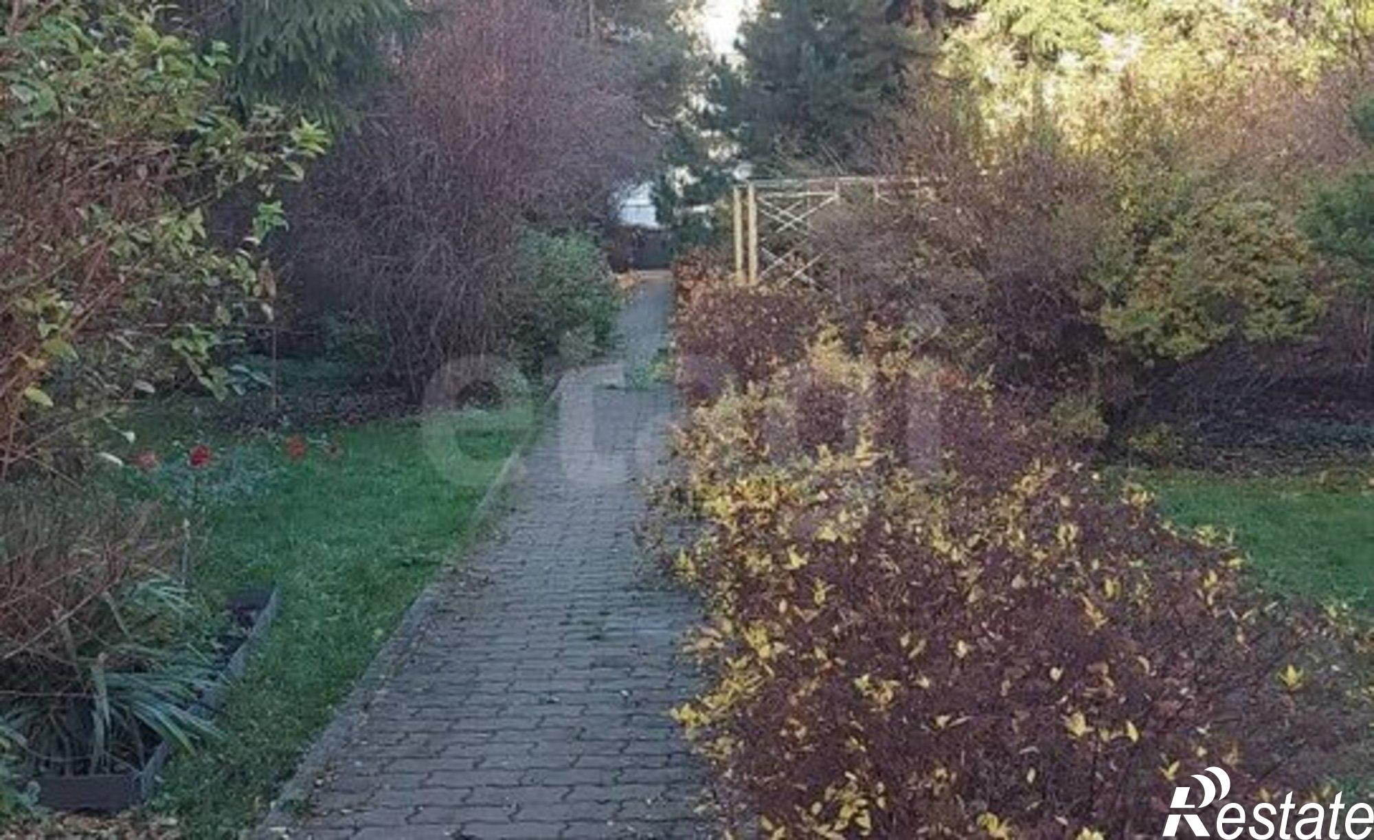 Купить квартиру за 10 000 000 рублей на ул Ростовская, 9