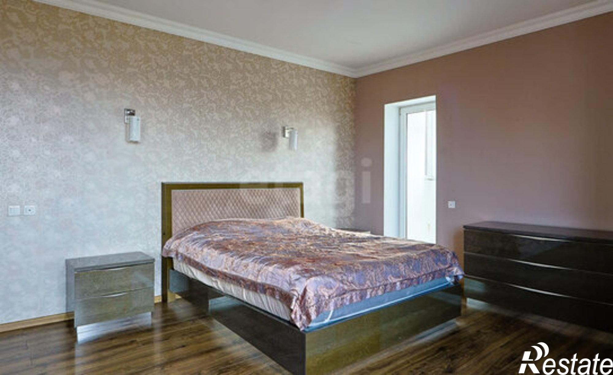 Купить квартиру за 13 800 000 рублей на ул Курганская, 3