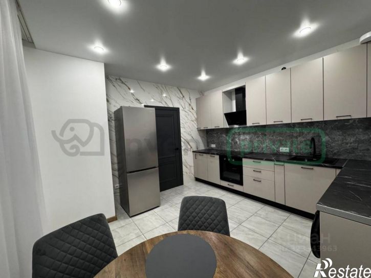 2-комн квартира улица Гайдара, 90,  д. 90