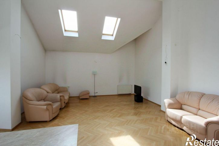 3-комн квартира улица Сержанта Колоскова, 2А,  д. 2А