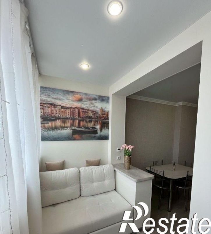 1-комн квартира Космонавта Леонова, 47