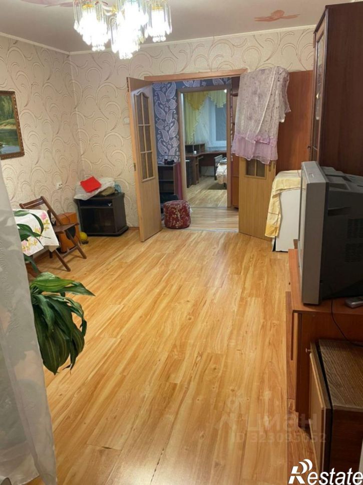 3-комн квартира улица Подполковника Емельянова, 272,  д. 272