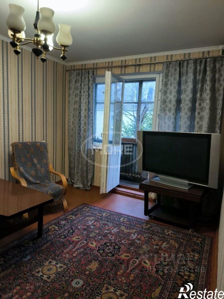 3-комн квартира улица Чекистов, 94,  д. 94