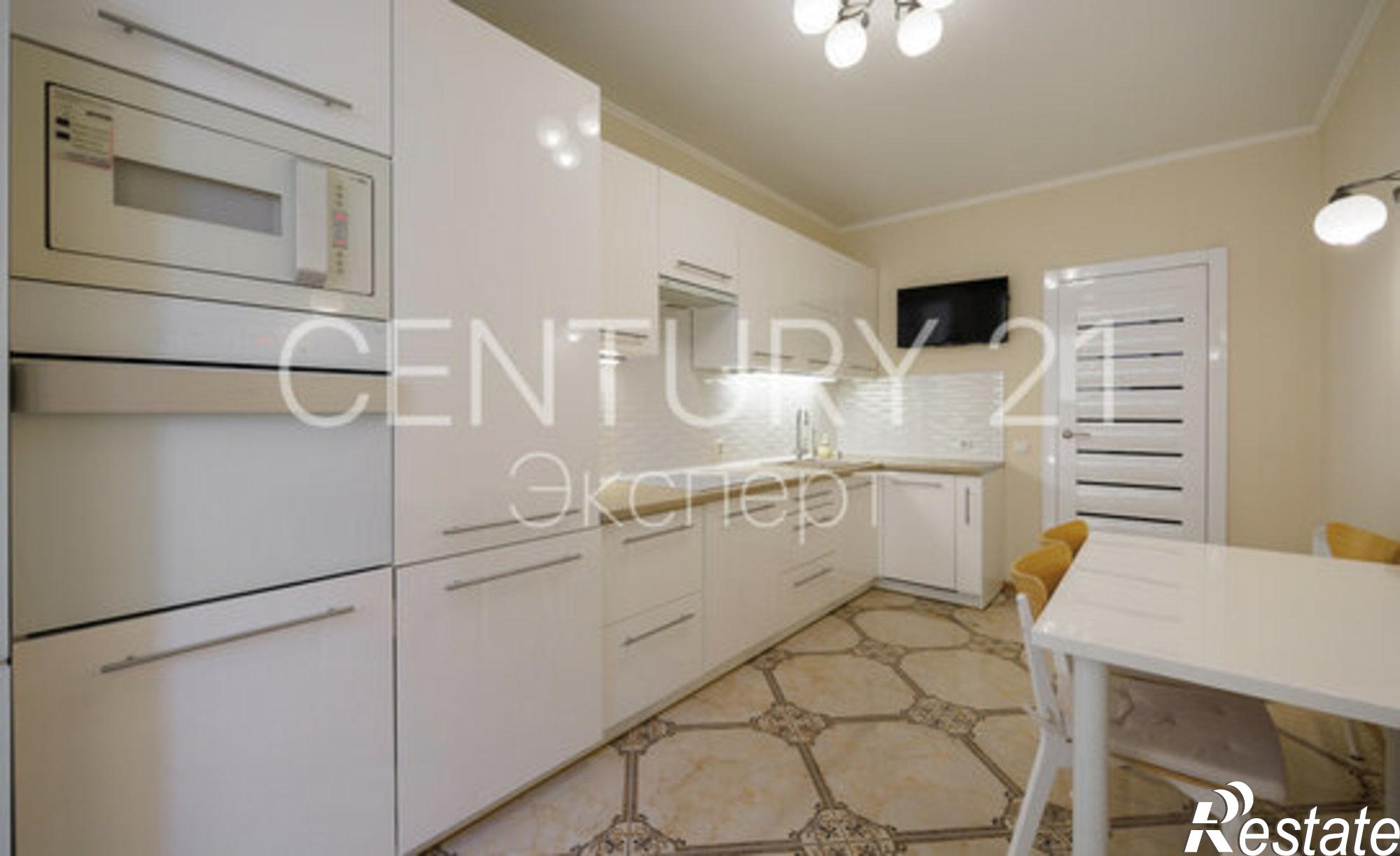 Купить квартиру за 10 900 000 рублей на Осенняя улица, 4