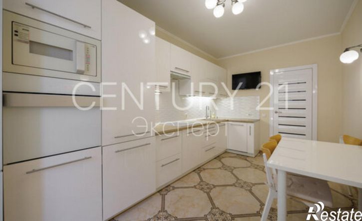 2-комн квартира Осенняя улица, 4,  д. 4