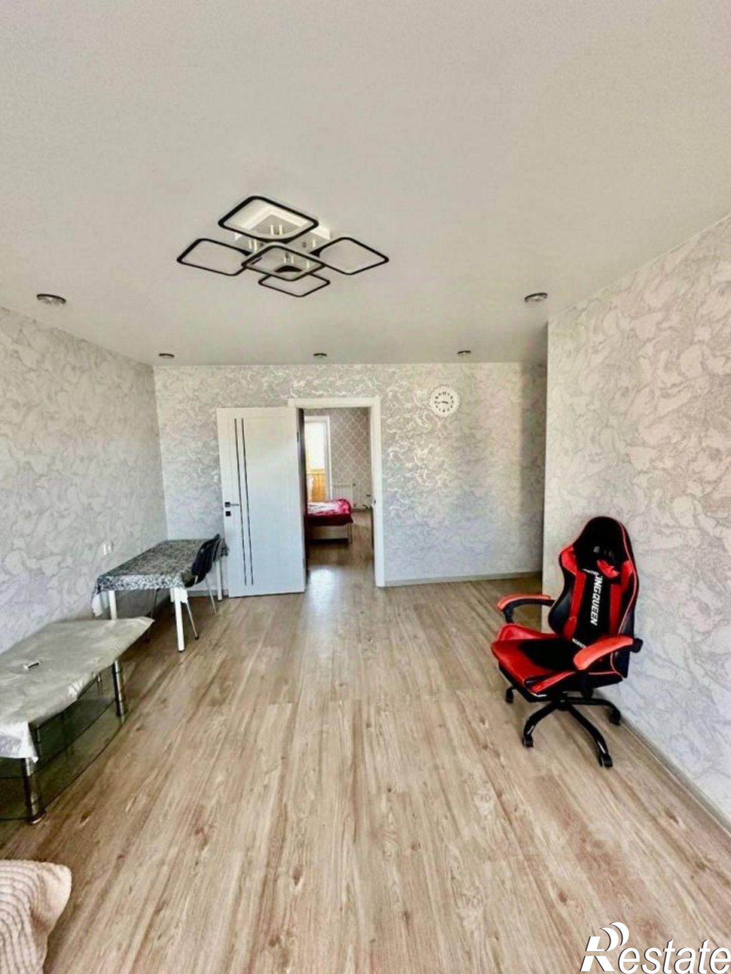 Купить квартиру за 10 000 000 рублей на Московский проспект, 106