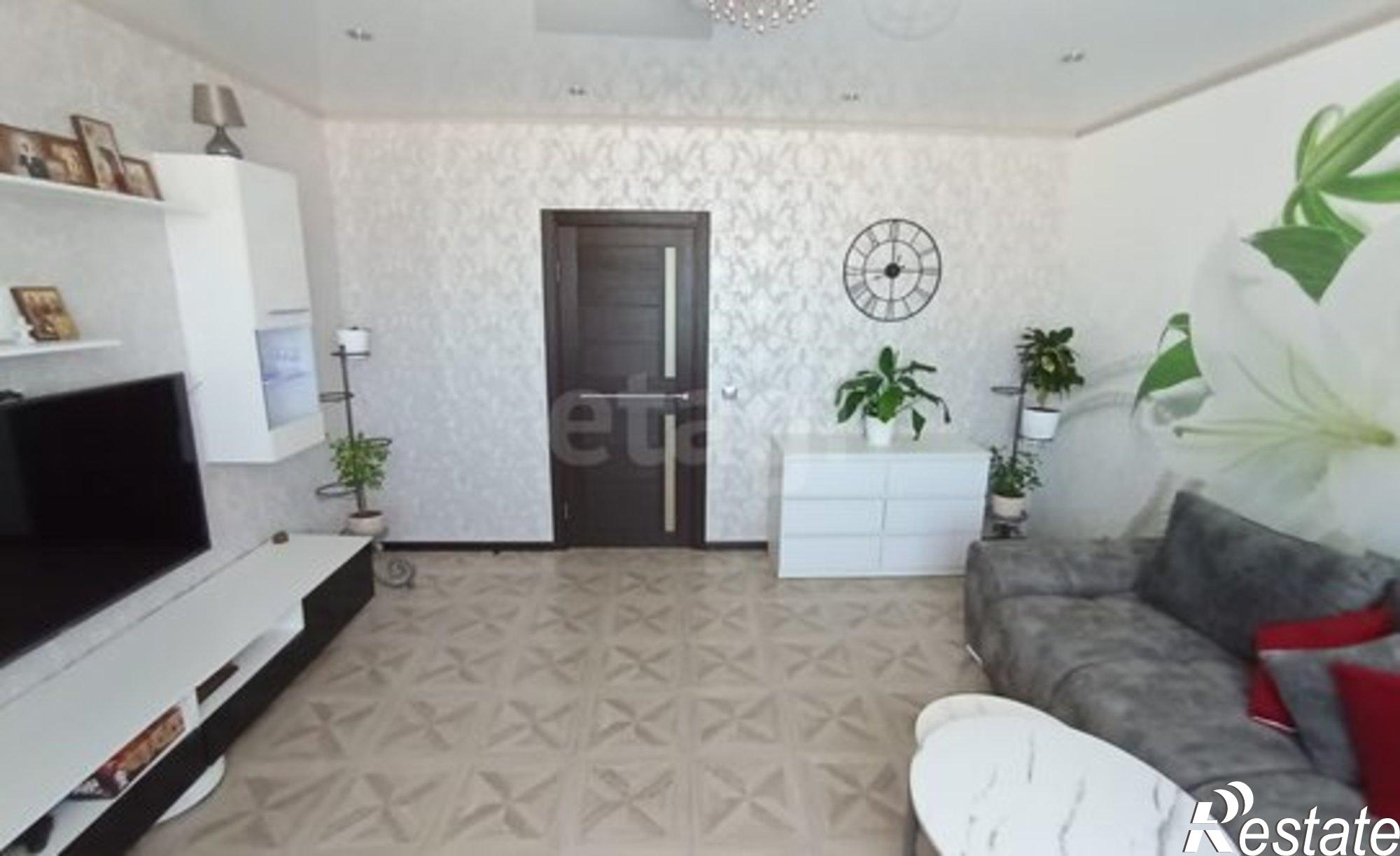 Купить квартиру за 8 000 000 рублей на Интернациональная улица, 5