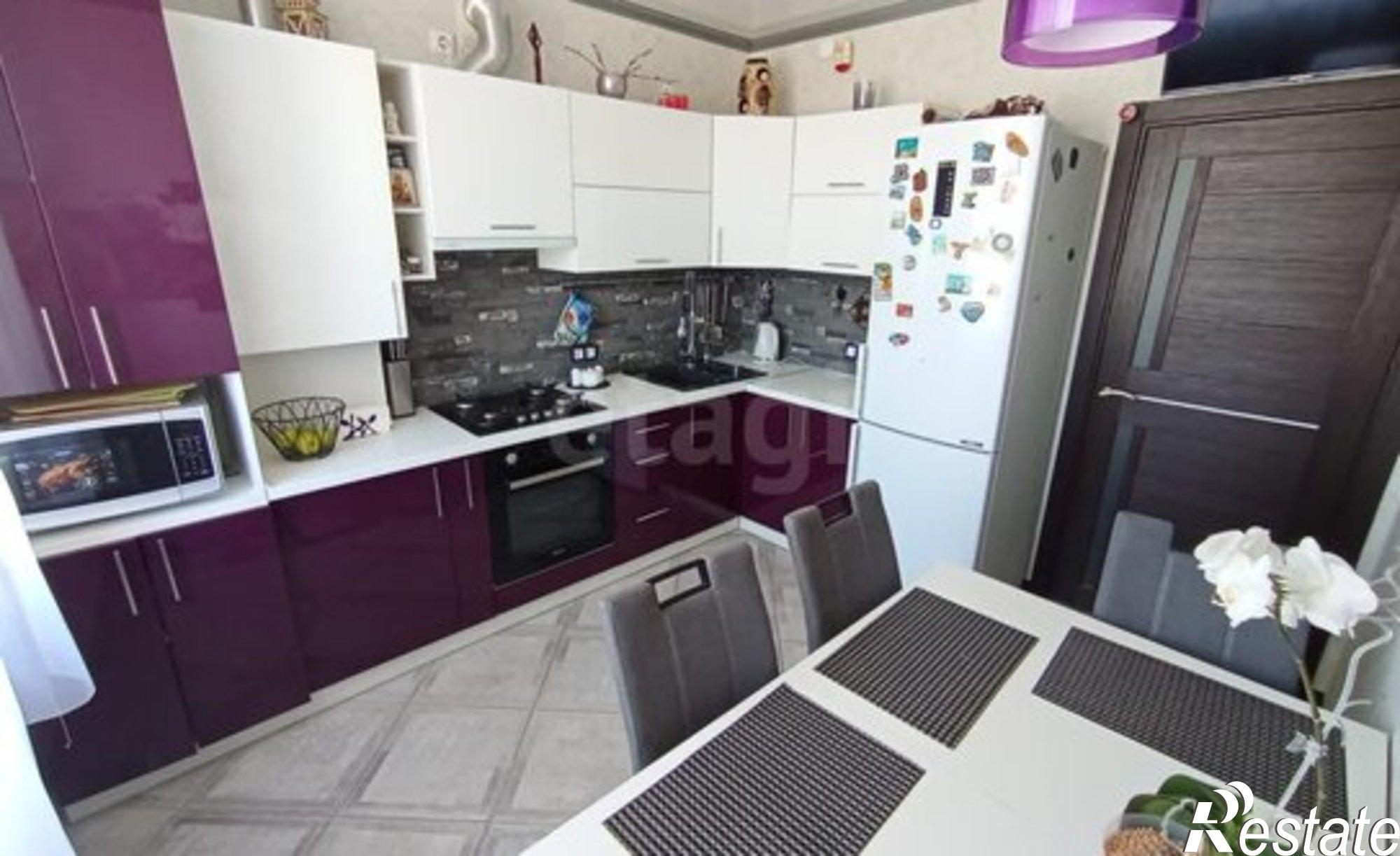 Купить квартиру за 8 000 000 рублей на Интернациональная улица, 5