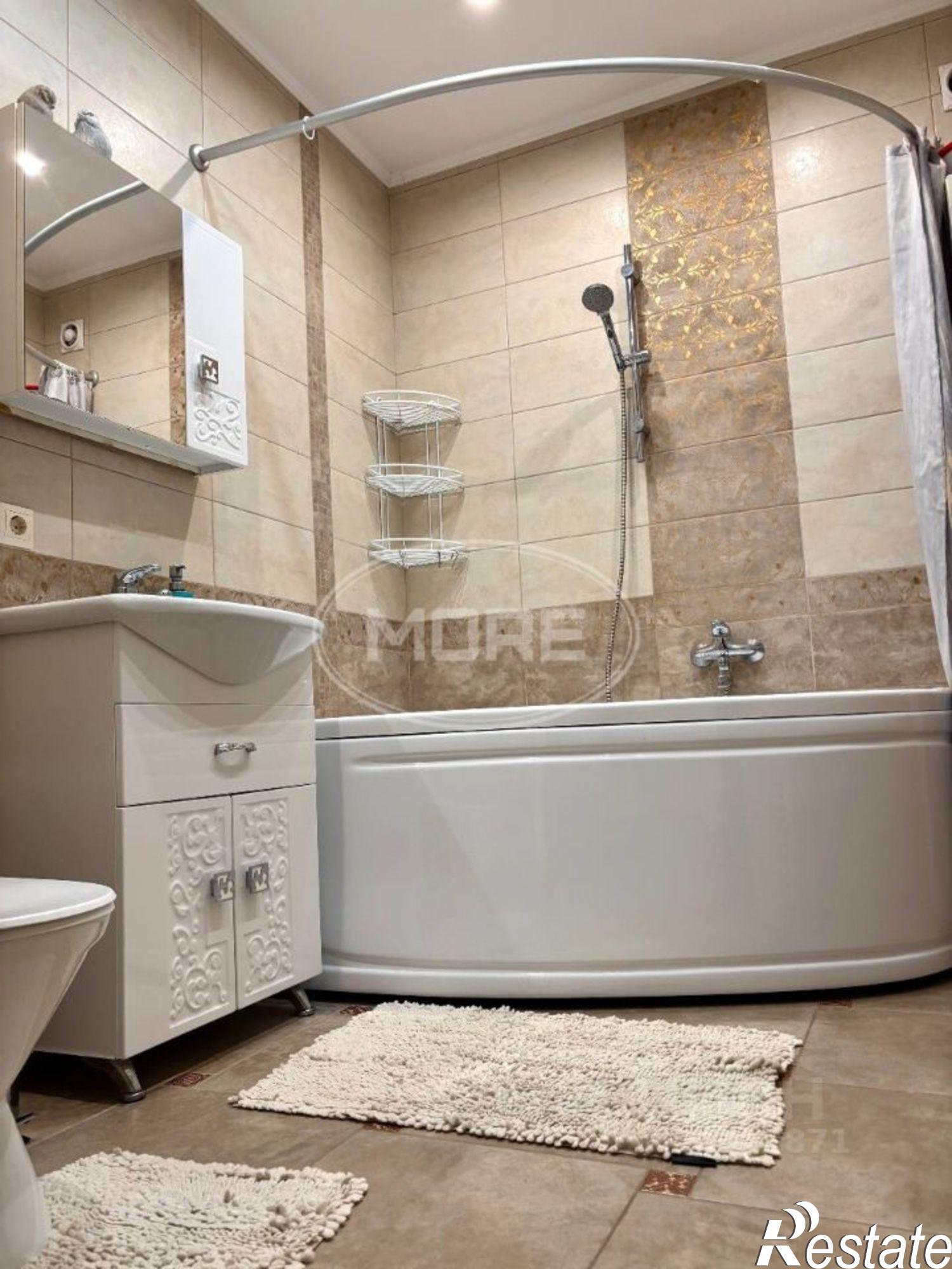 Сдать квартиру за 42 000 рублей на Красная улица, 139А