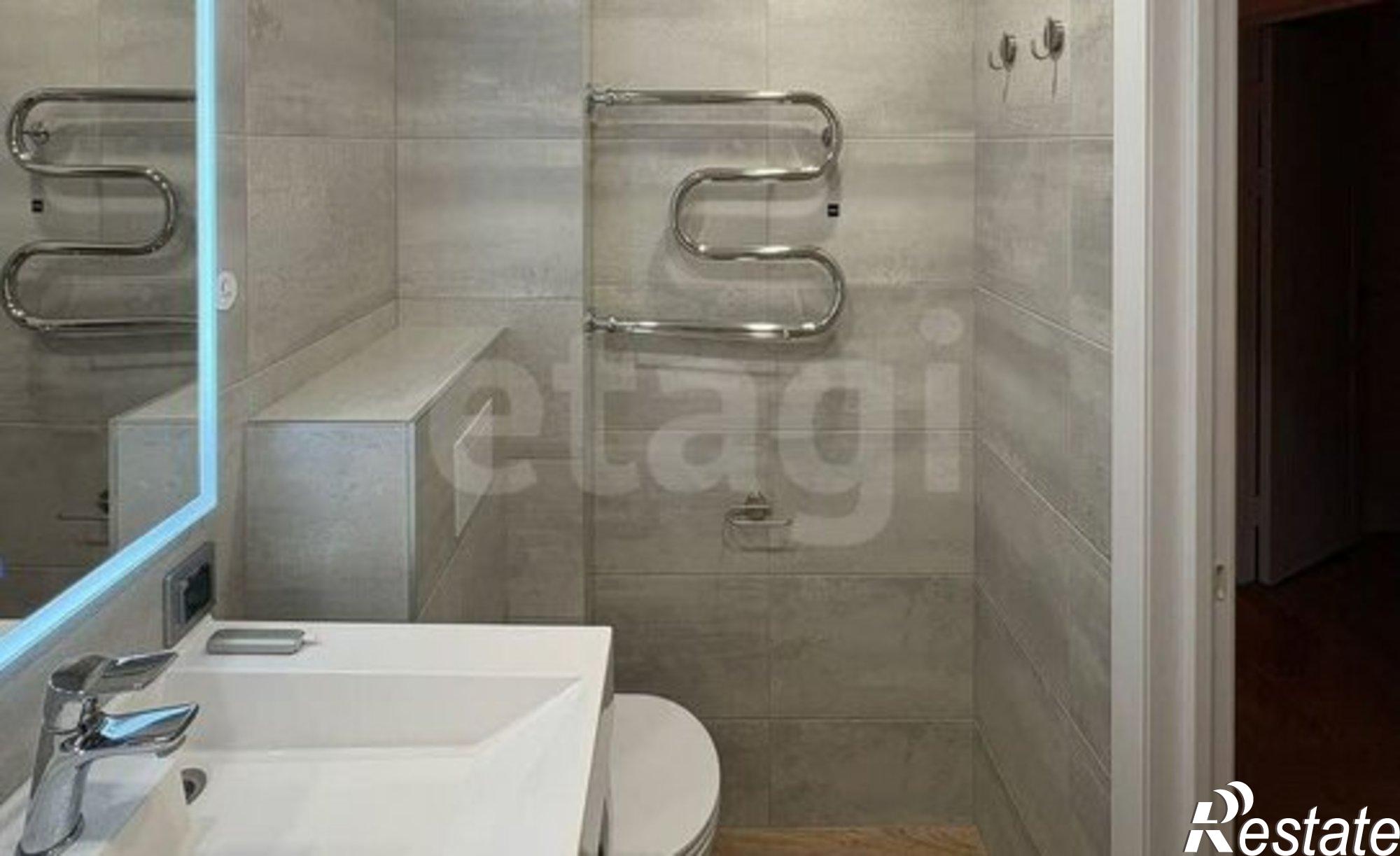 Купить квартиру за 9 900 000 рублей на Эпроновская улица, 27