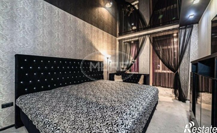 4-комн квартира Угловая улица, 8,  д. 8