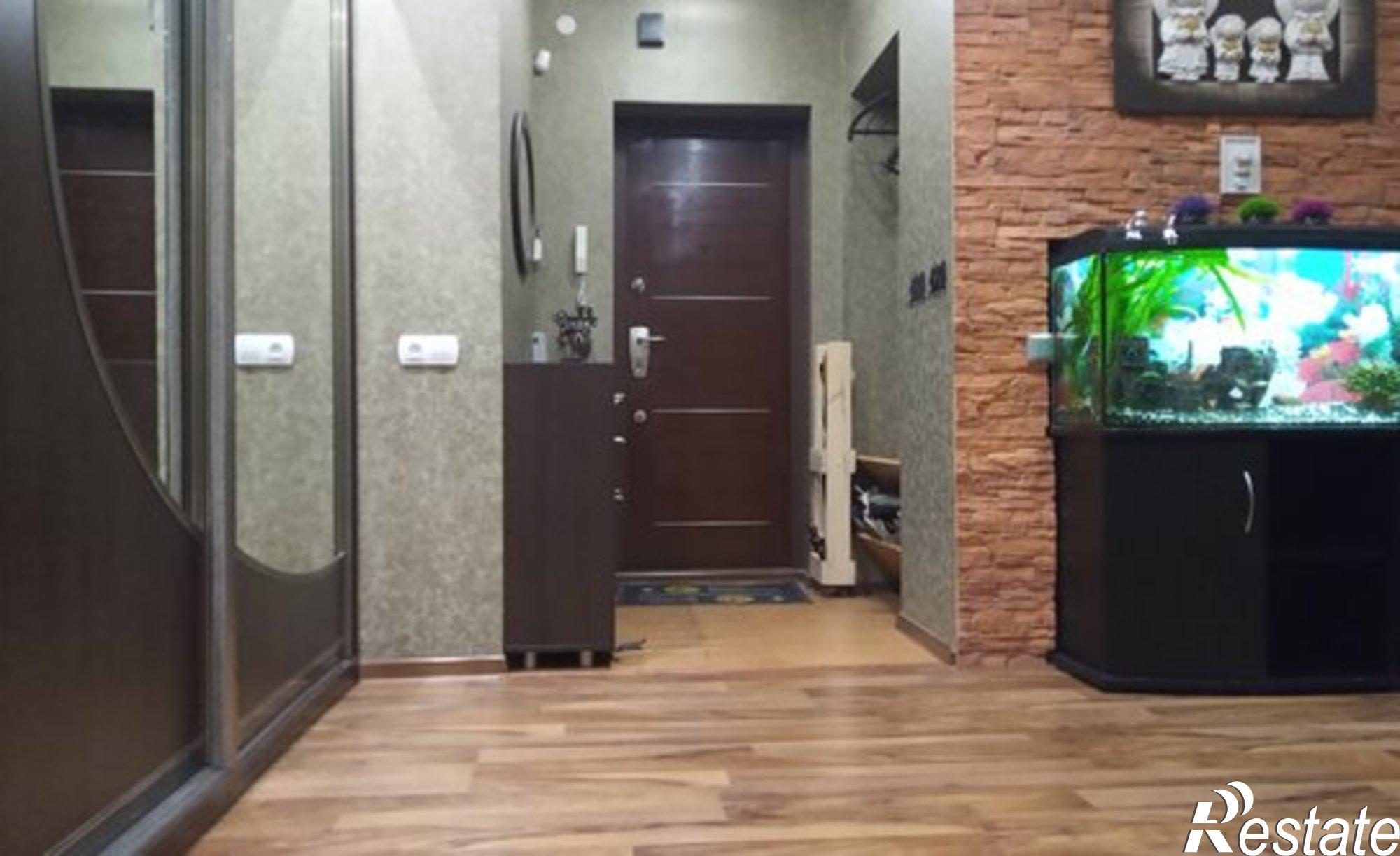 Купить квартиру за 12 000 000 рублей на улица Аксакова, 104