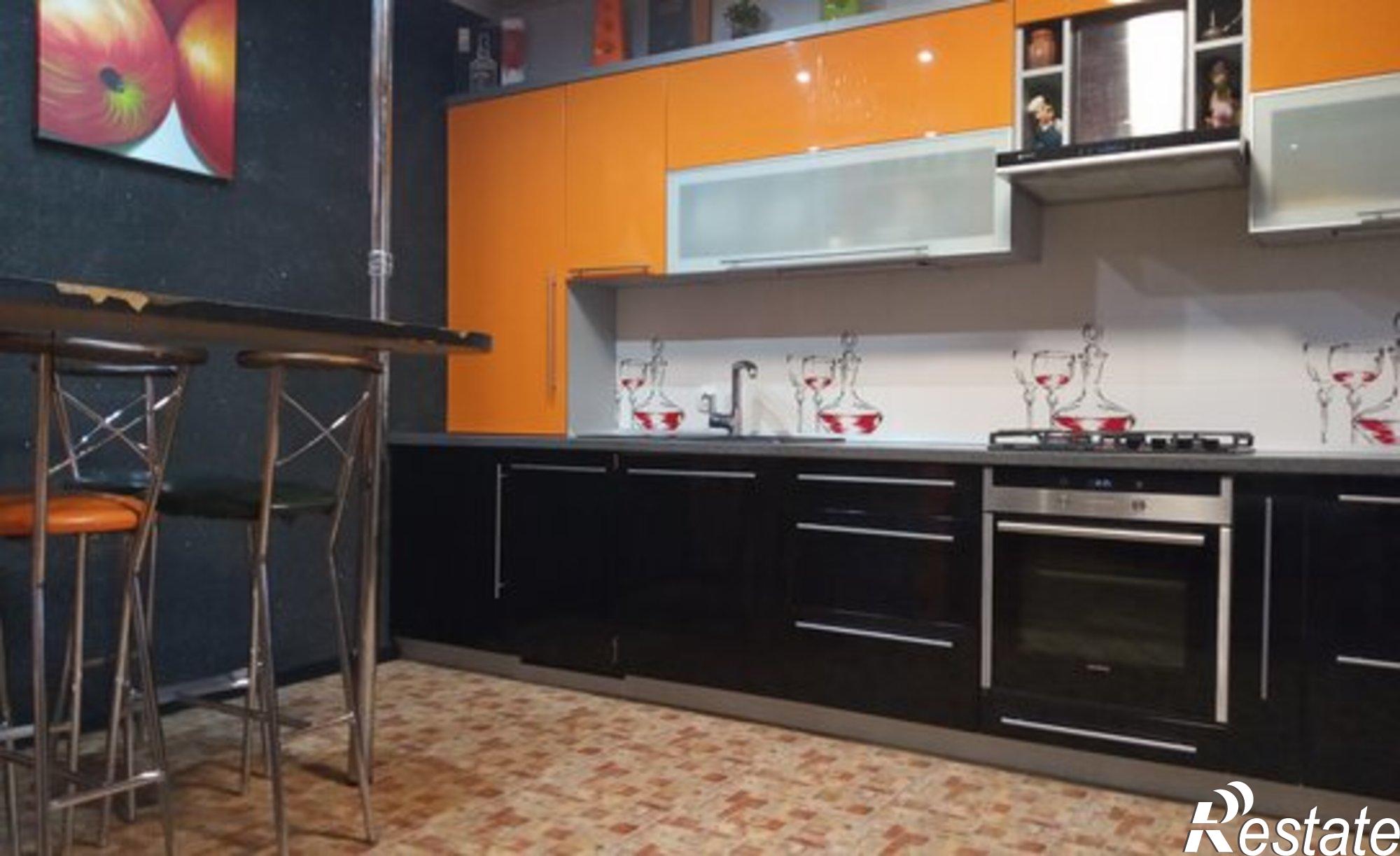 Купить квартиру за 12 000 000 рублей на улица Аксакова, 104