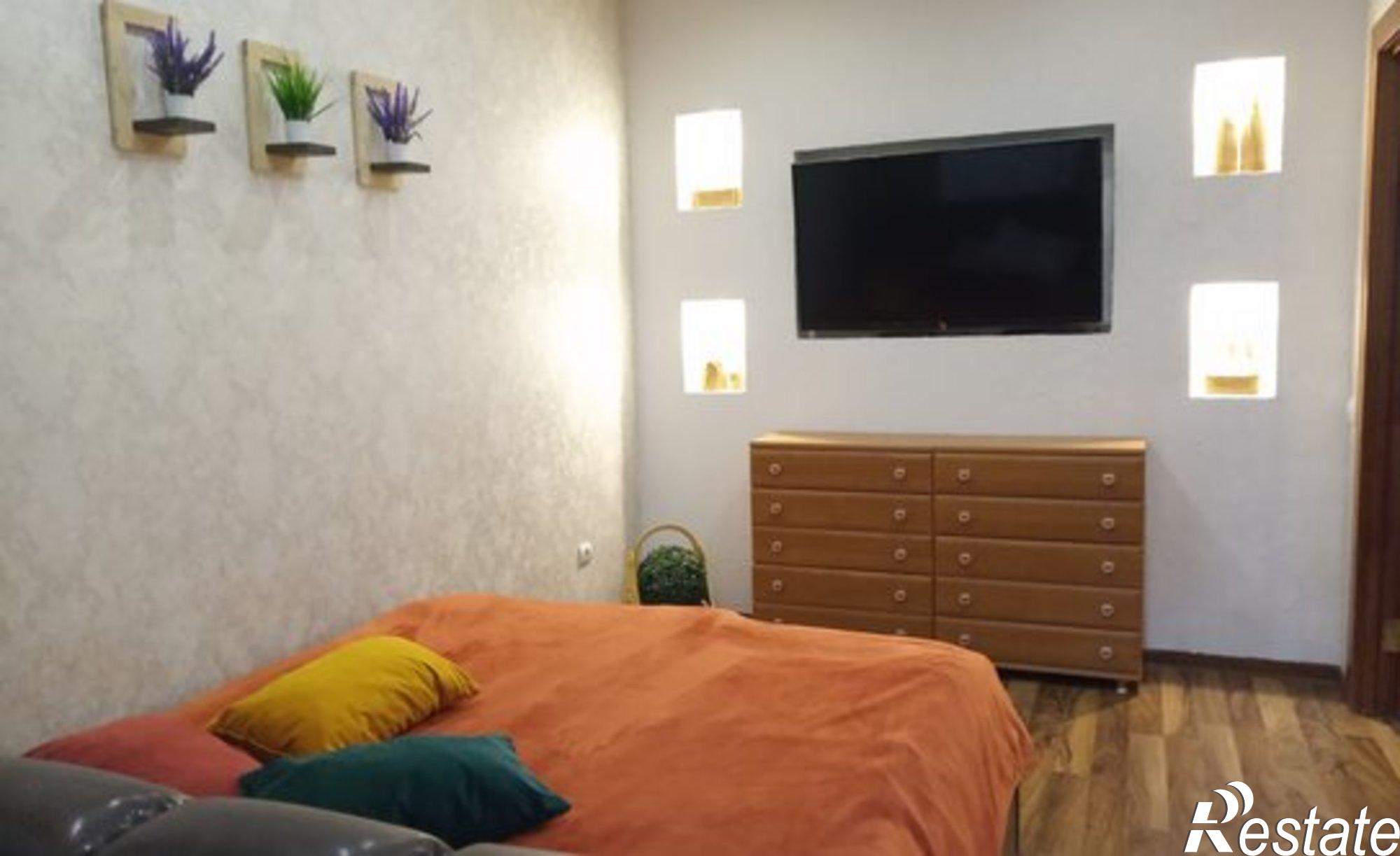 Купить квартиру за 12 000 000 рублей на улица Аксакова, 104