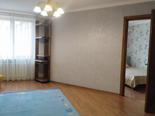 Аренда 3-комн квартиры Россия, Каштановая аллея ул, 69