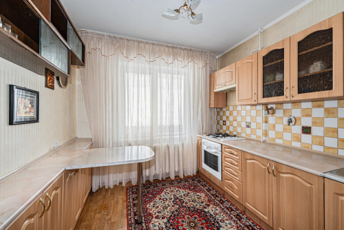 Продажа 2-комн квартиры Россия, Нарвская ул, 68