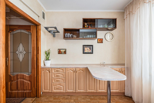 Продажа 2-комн квартиры Россия, Нарвская ул, 68