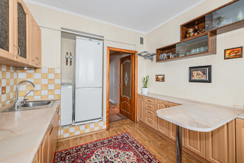 Продажа 2-комн квартиры Россия, Нарвская ул, 68