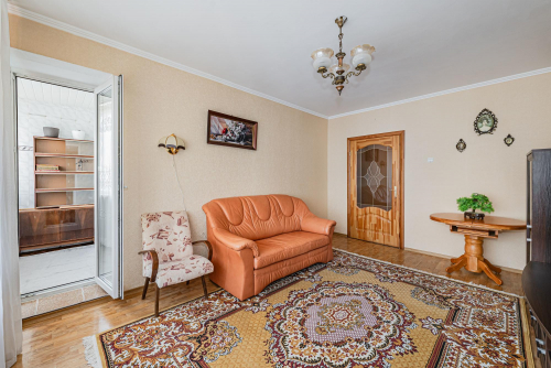 Продажа 2-комн квартиры Россия, Нарвская ул, 68