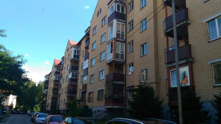 2-комн квартира Россия, Сержанта Мишина ул, 3