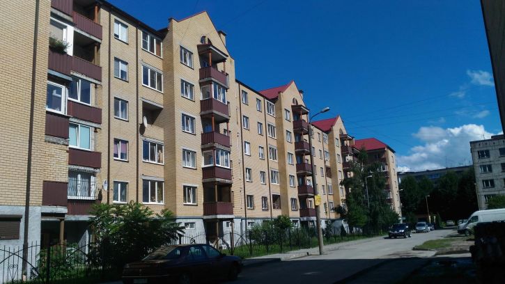 2-комн квартира Россия, Сержанта Мишина ул, 3