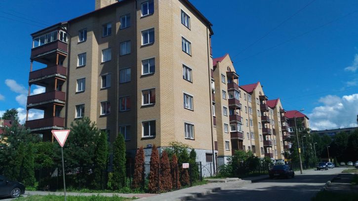 2-комн квартира Россия, Сержанта Мишина ул, 3