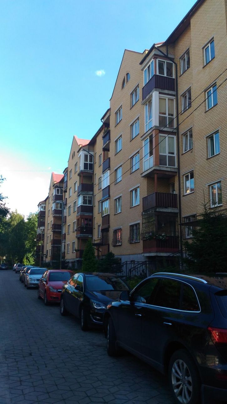 2-комн квартира Россия, Сержанта Мишина ул, 3