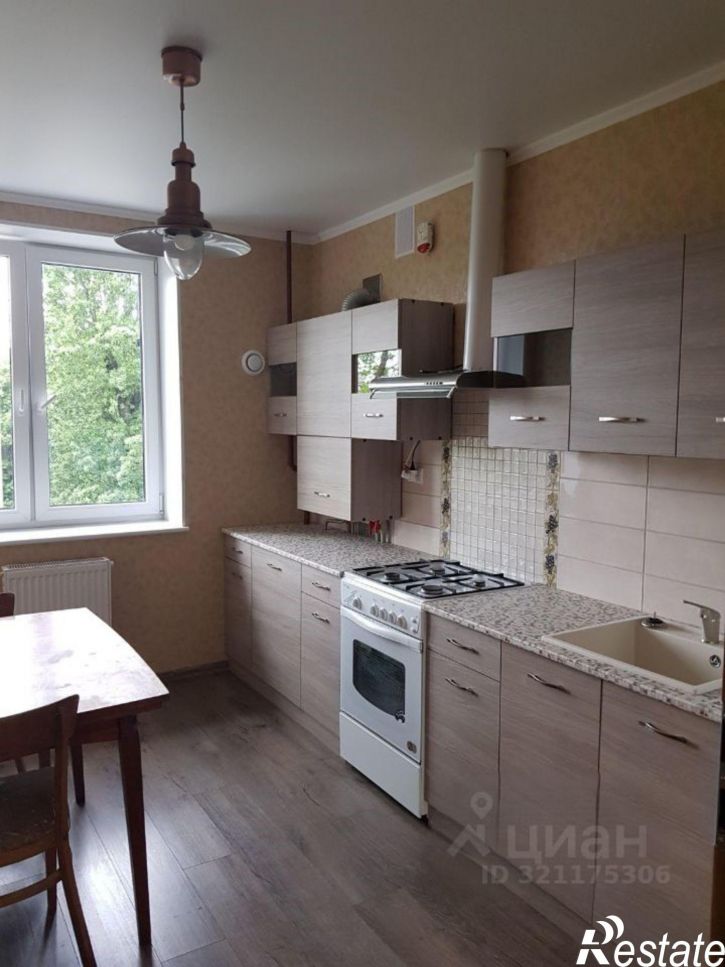 1-комн квартира улица Александра Суворова, 33,  д. 33