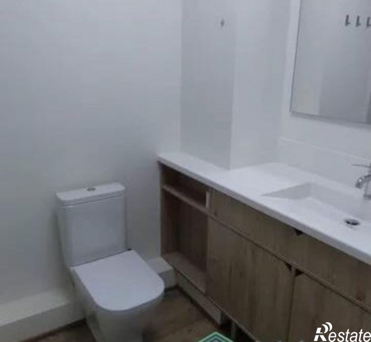 2-комн квартира улица Космонавта Леонова, 60Б,  д. 60Б