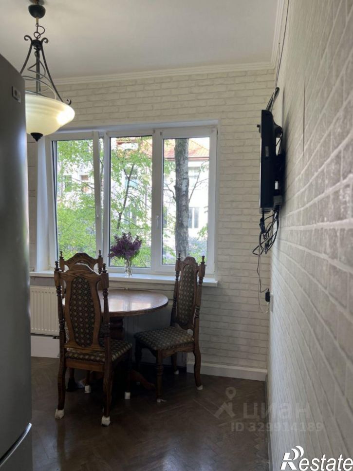 2-комн квартира Красная улица, 23,  д. 23