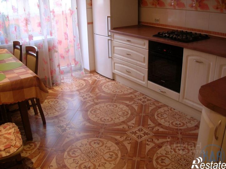 3-комн квартира ул Докука, 11,  д. 11