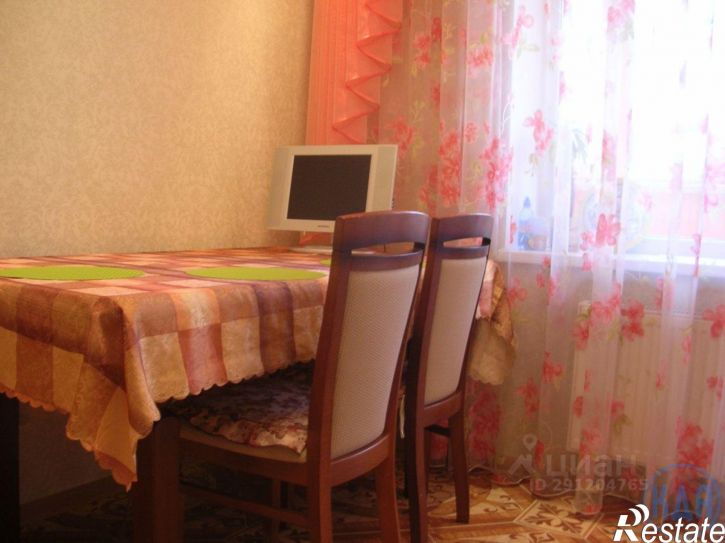3-комн квартира ул Докука, 11,  д. 11